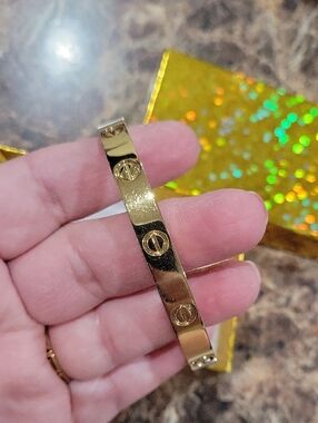 Polished Gold Screw-Accent Bangle Bracelet - Women Jewelry
